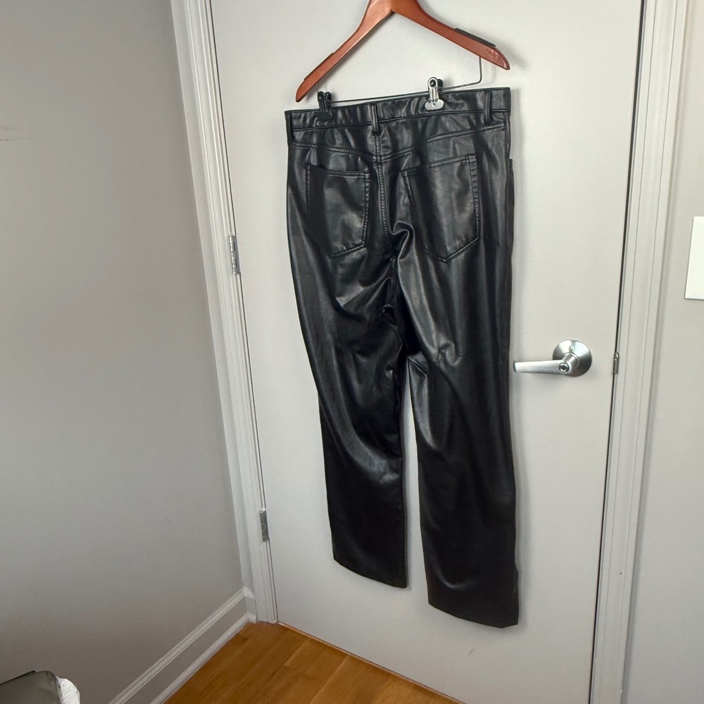 Abercrombie & Fitch 90s Ultra High Rise Straight Pants Women's 18R Black Vegan - Picture 2 of 12